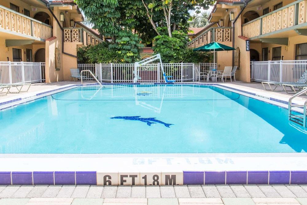 Quality Inn & Suites Altamonte Springs Orlando-North Buitenkant foto